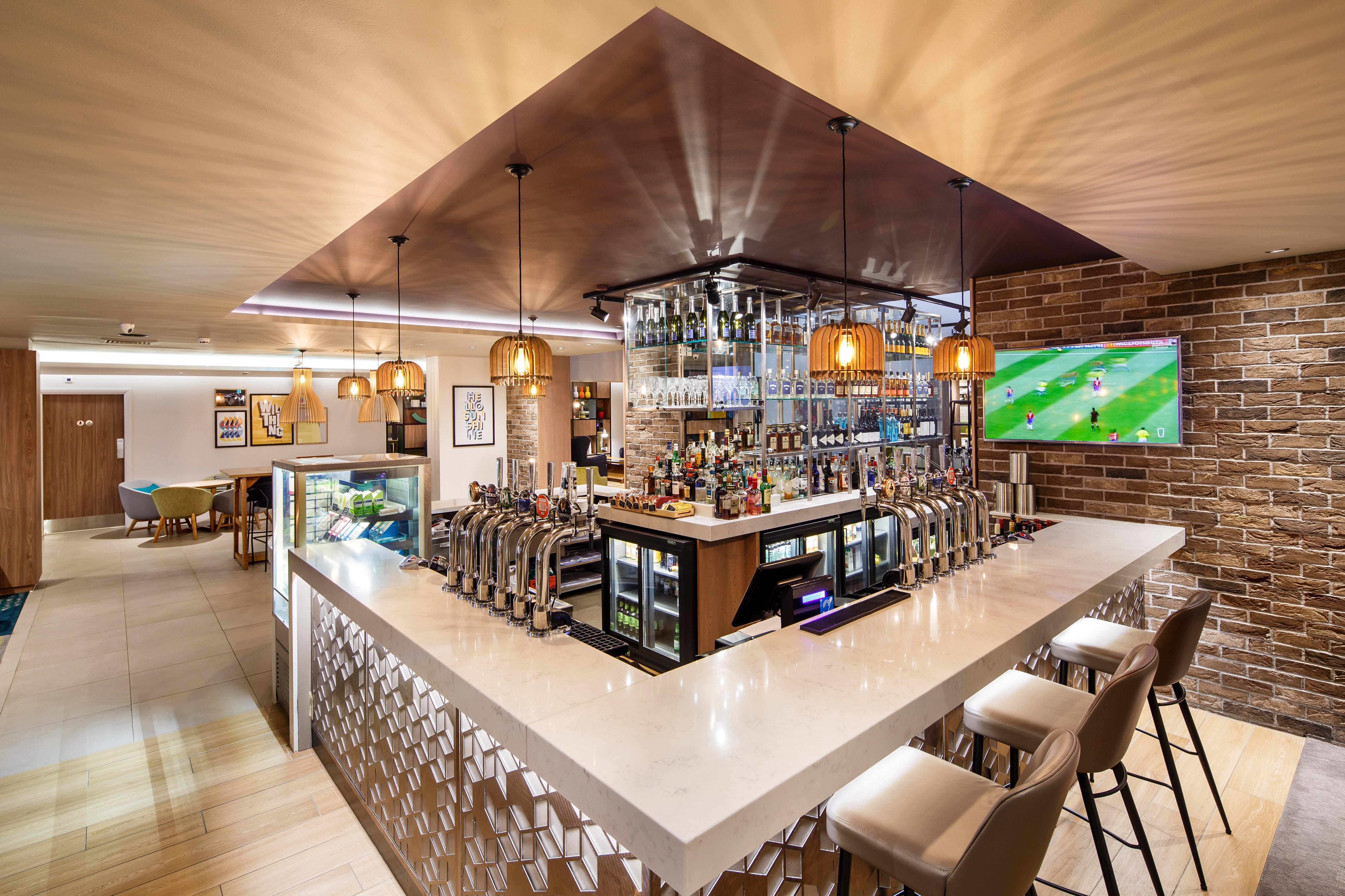 Holiday Inn Brentwood By Ihg Esterno foto