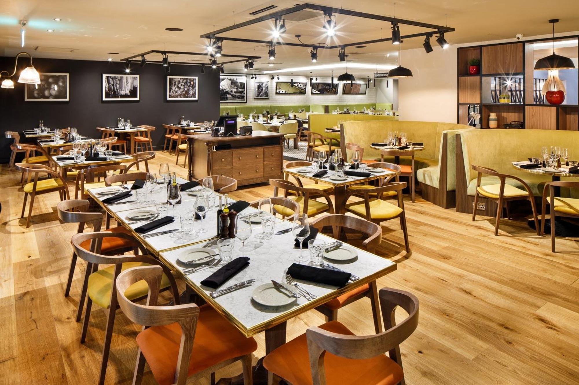 Holiday Inn Brentwood By Ihg Esterno foto