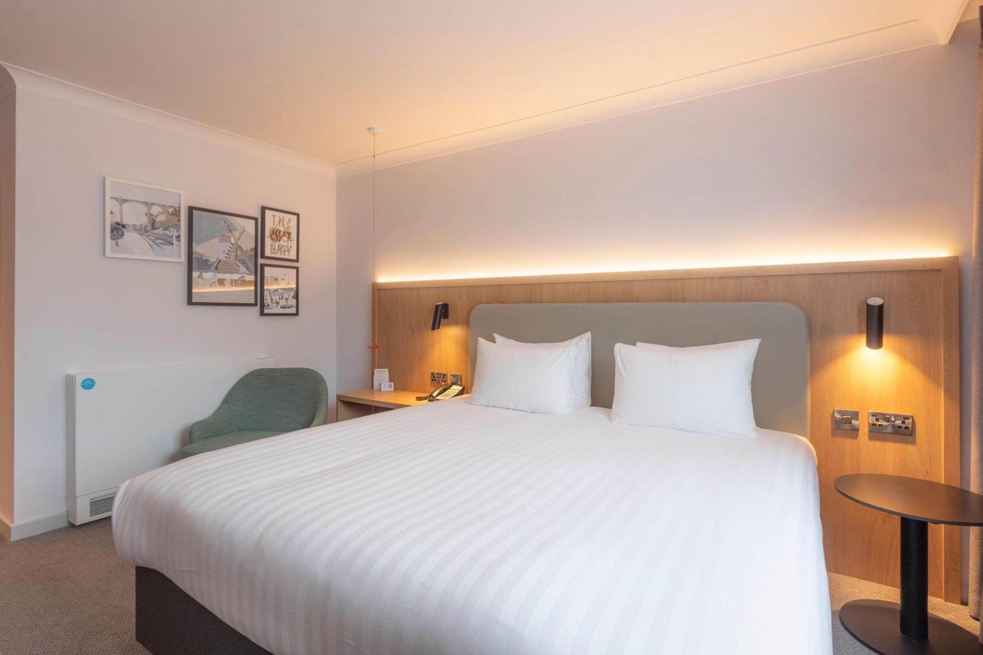 Holiday Inn Brentwood By Ihg Esterno foto