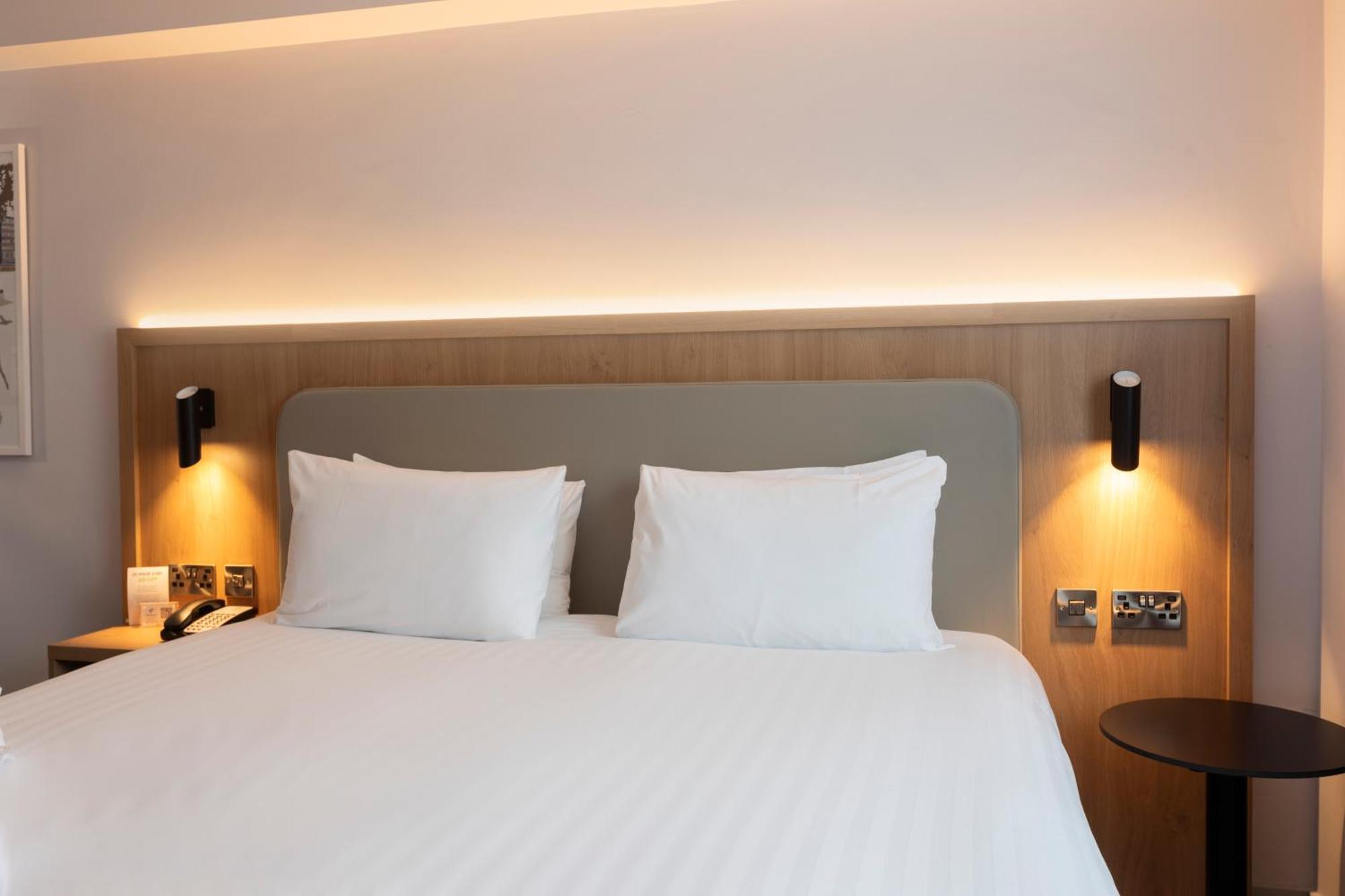 Holiday Inn Brentwood By Ihg Esterno foto