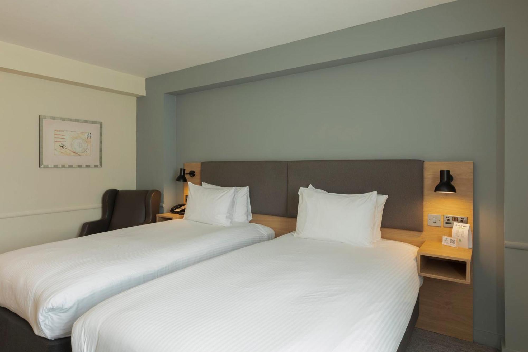 Holiday Inn Brentwood By Ihg Esterno foto