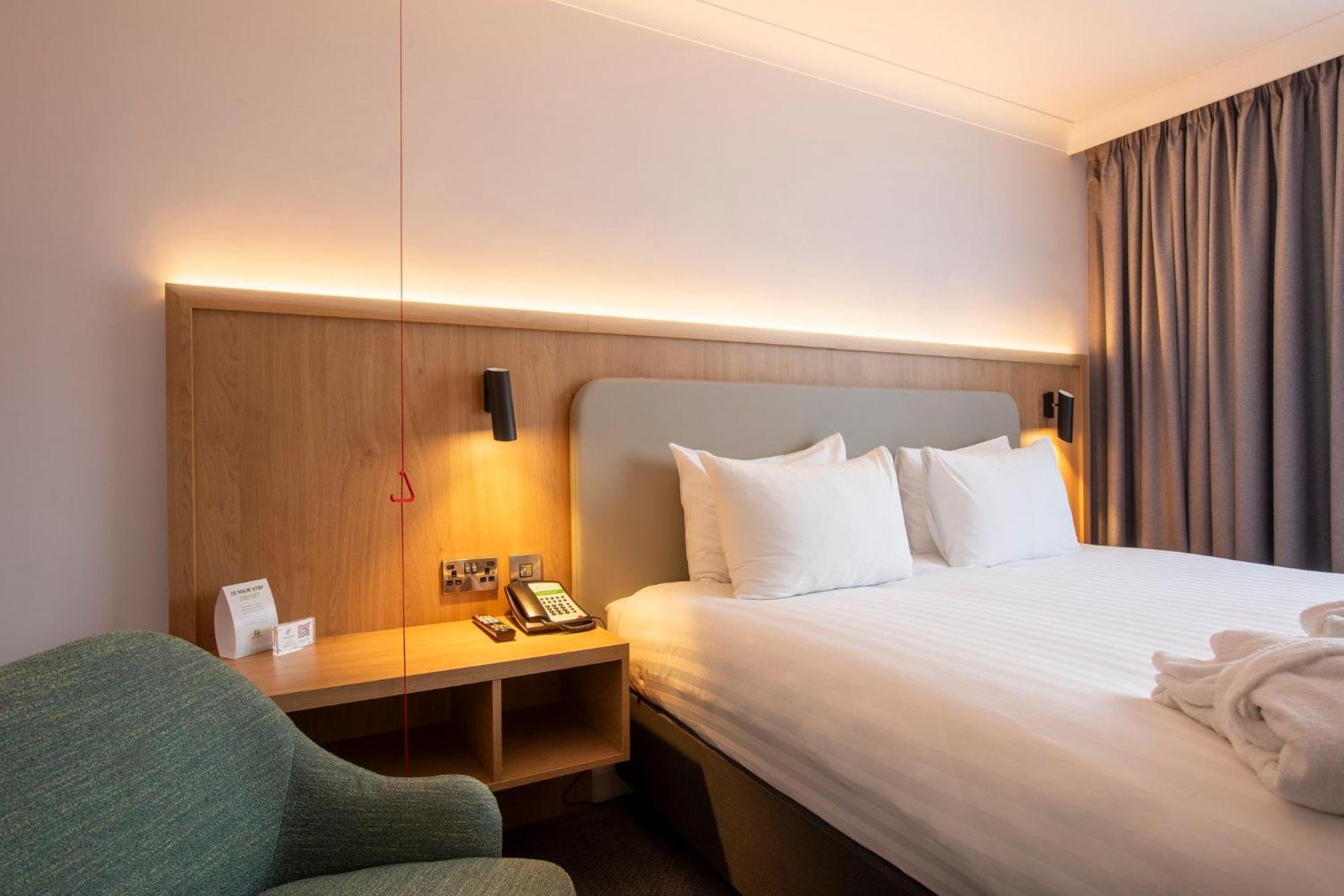 Holiday Inn Brentwood By Ihg Esterno foto