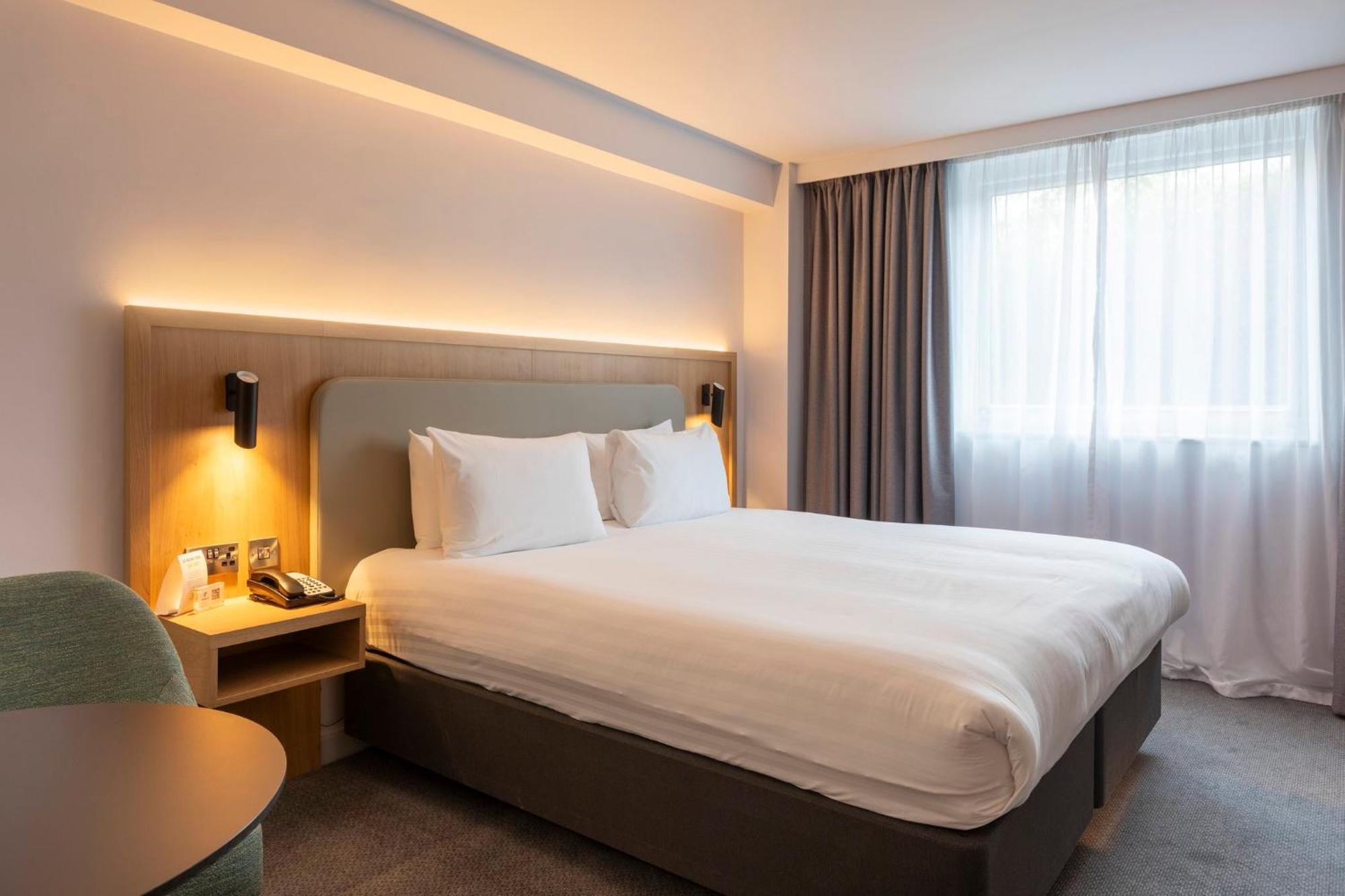 Holiday Inn Brentwood By Ihg Esterno foto