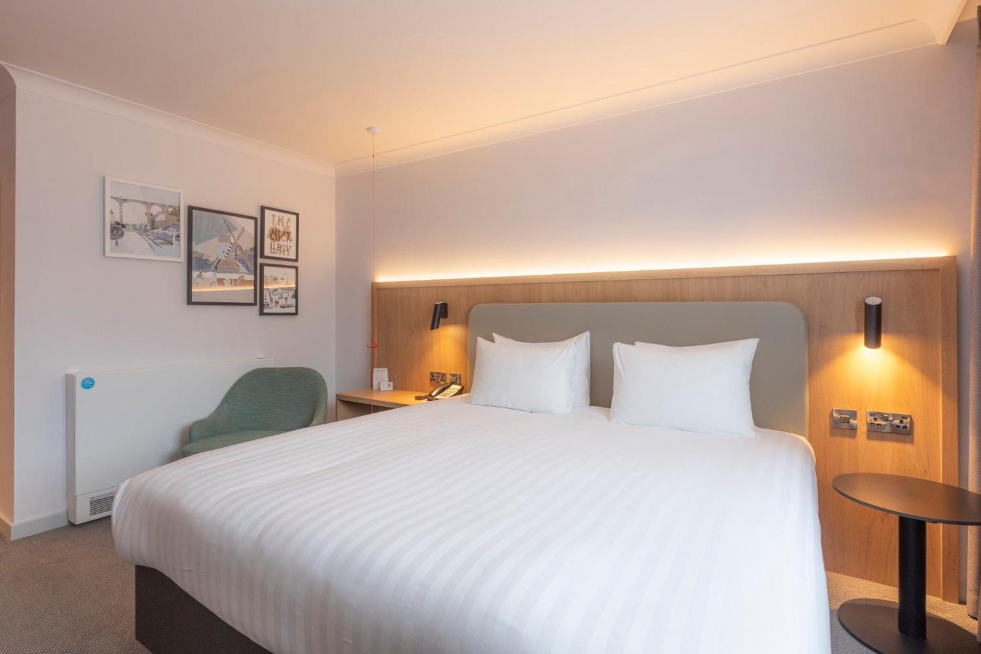 Holiday Inn Brentwood By Ihg Esterno foto