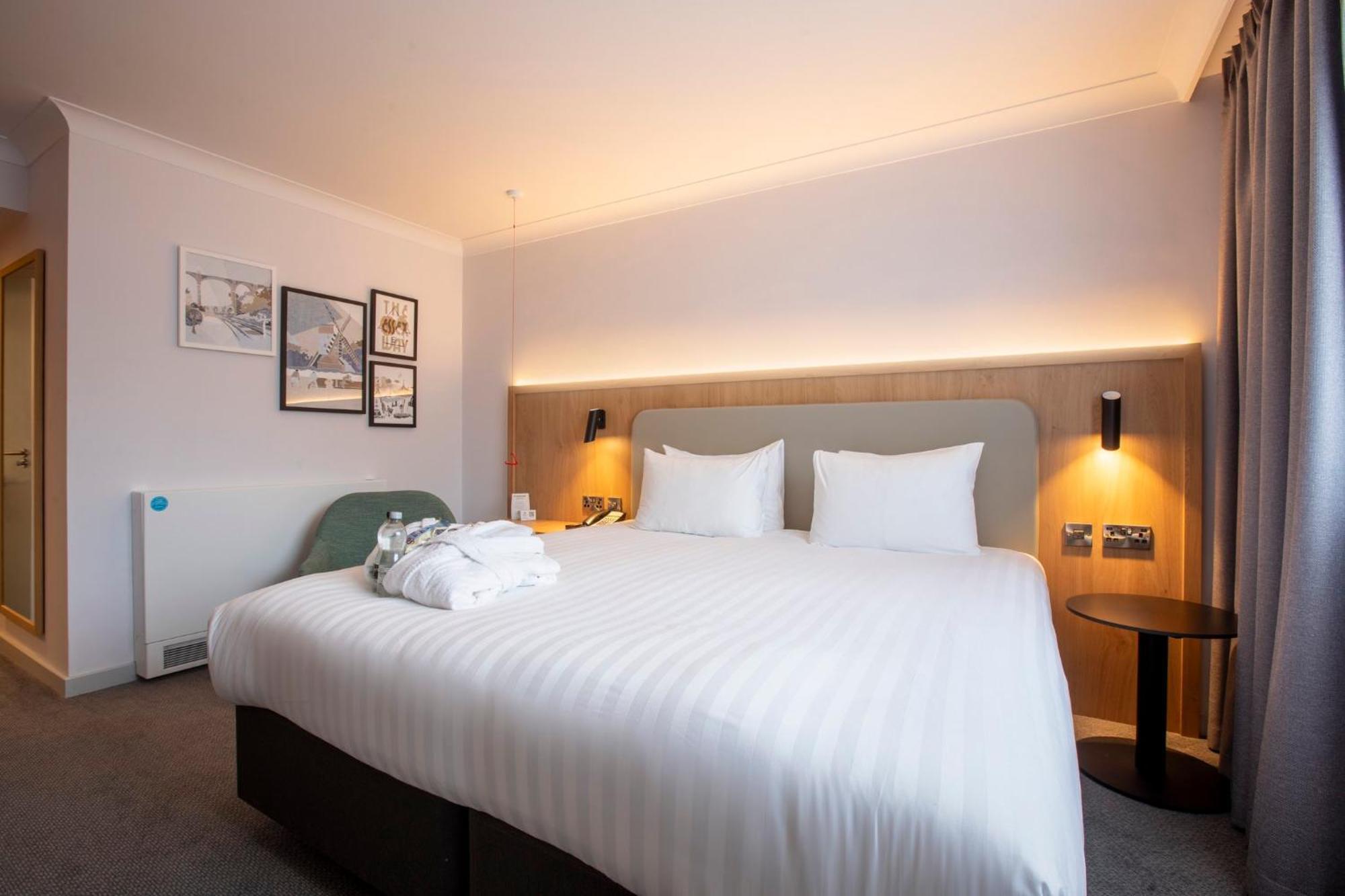 Holiday Inn Brentwood By Ihg Esterno foto