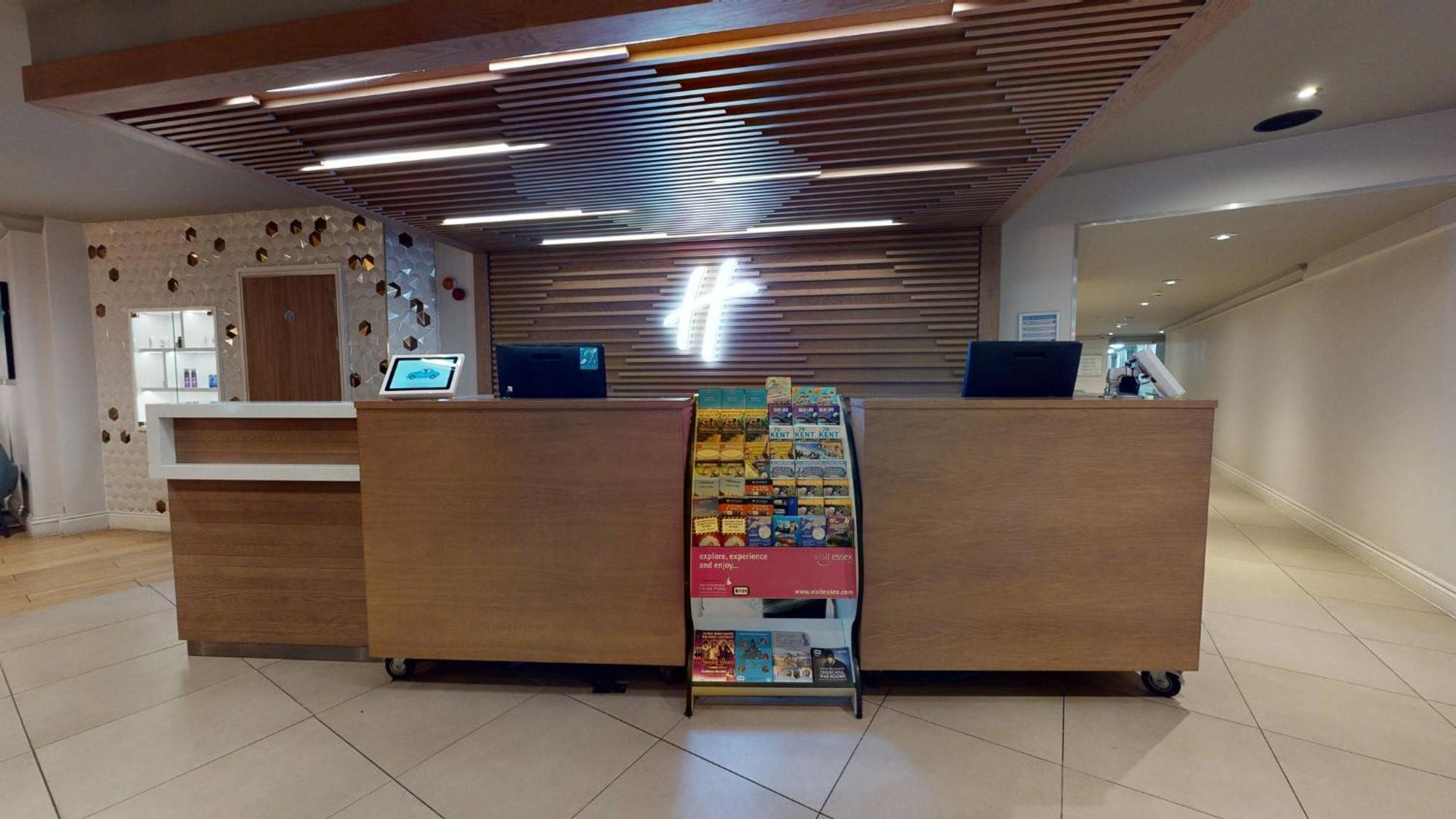 Holiday Inn Brentwood By Ihg Esterno foto