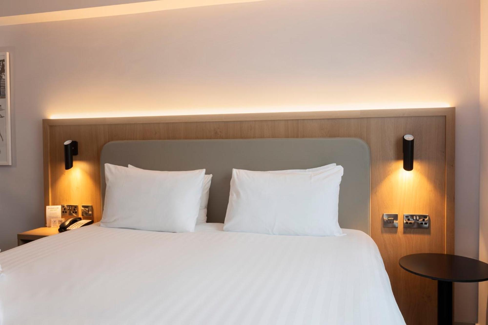 Holiday Inn Brentwood By Ihg Esterno foto